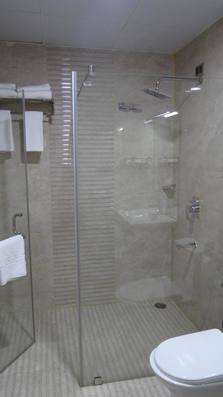 Arna Hotel Devanahalli Exteriör bild